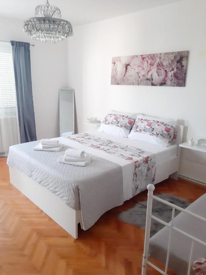 Apartments Sara Podstrana Extérieur photo