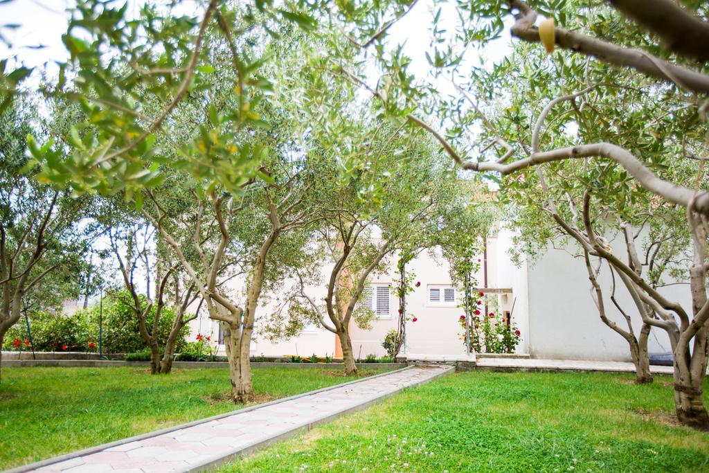 Apartments Sara Podstrana Extérieur photo