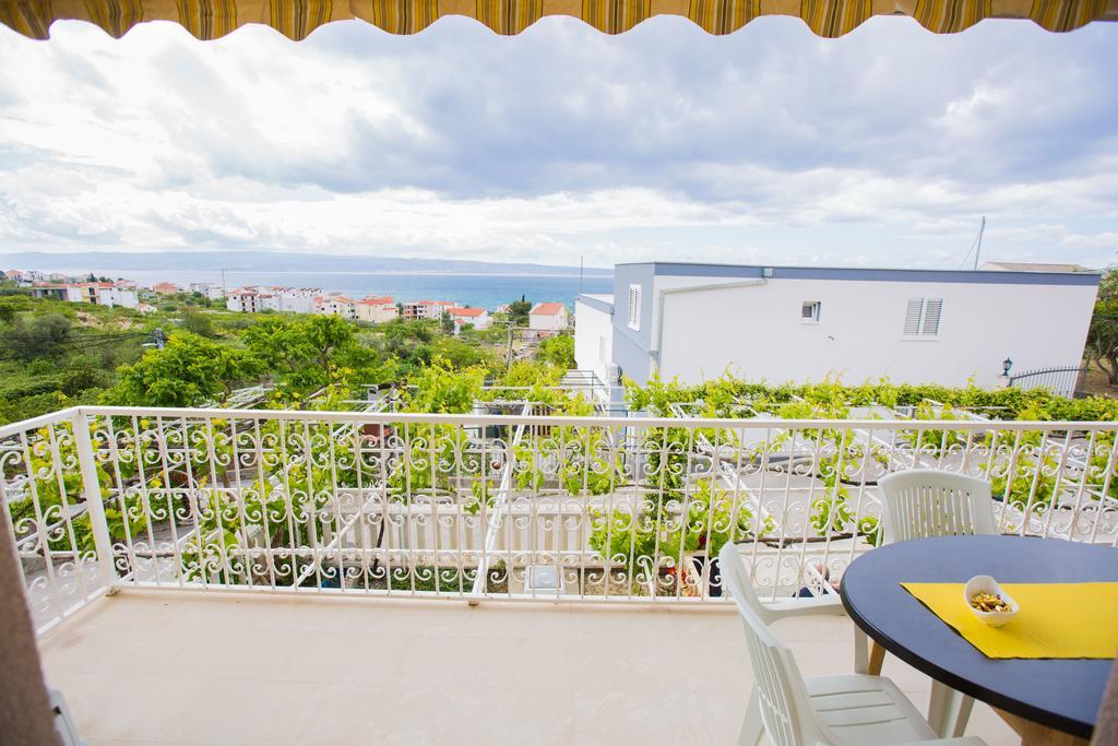 Apartments Sara Podstrana Extérieur photo